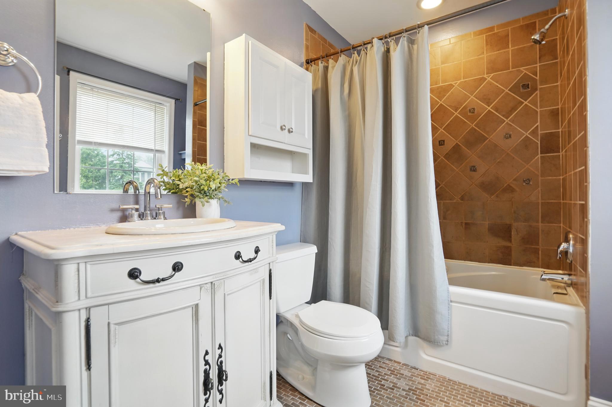 UPTON VILLAGE NORTH - Residential