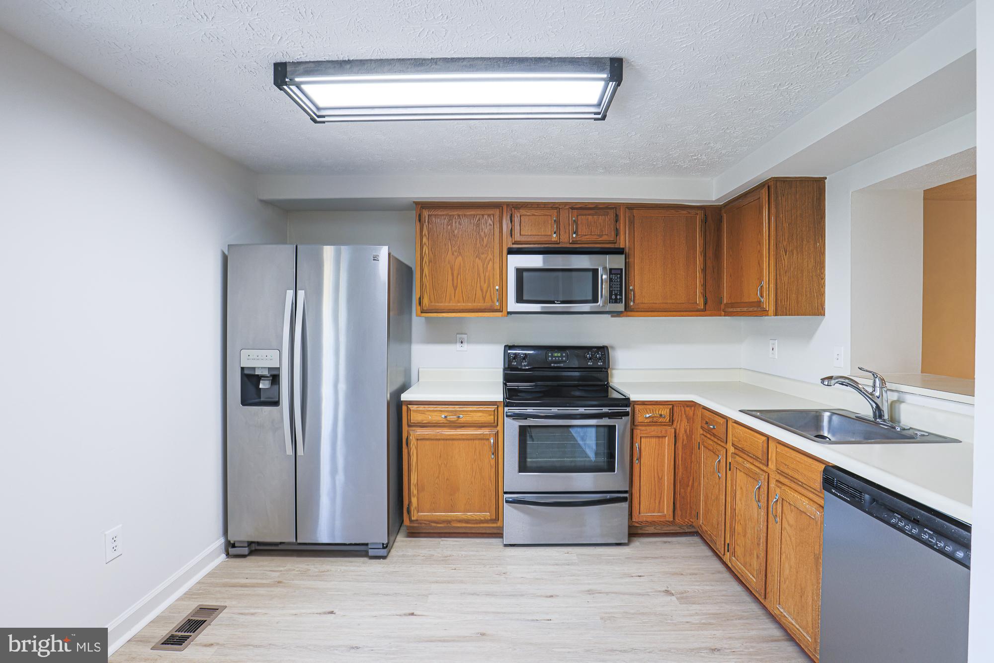 RIDGELYS CHOICE - Residential Lease