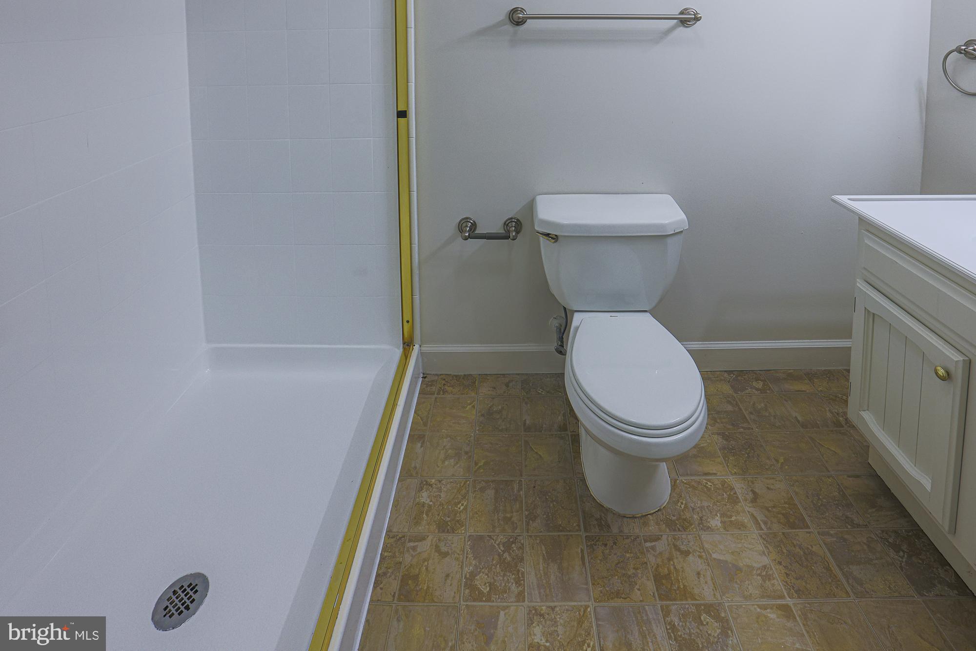 RIDGELYS CHOICE - Residential Lease