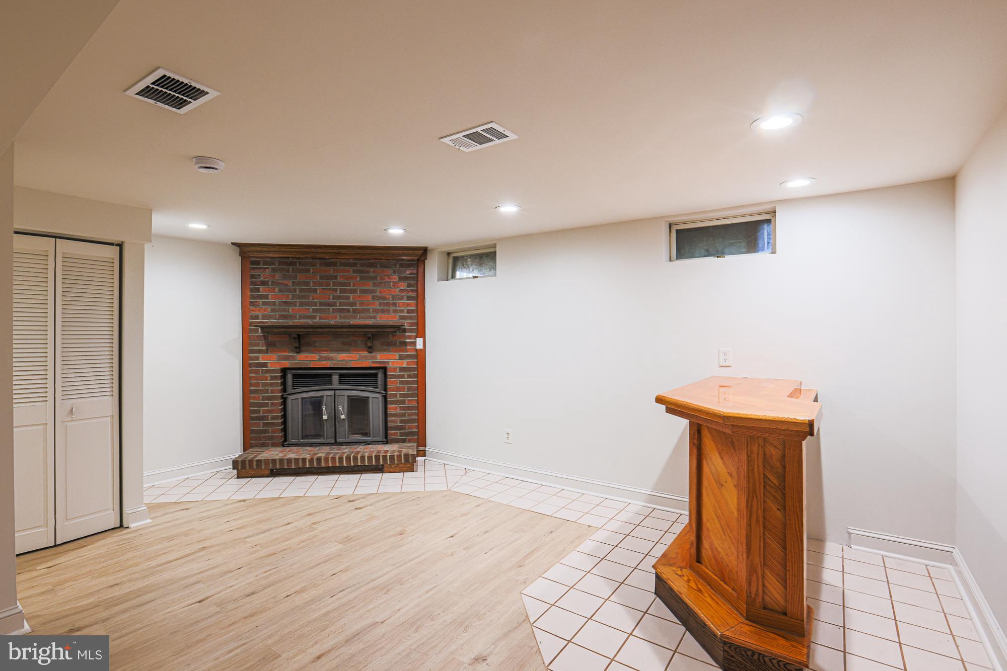 RIDGELYS CHOICE - Residential Lease