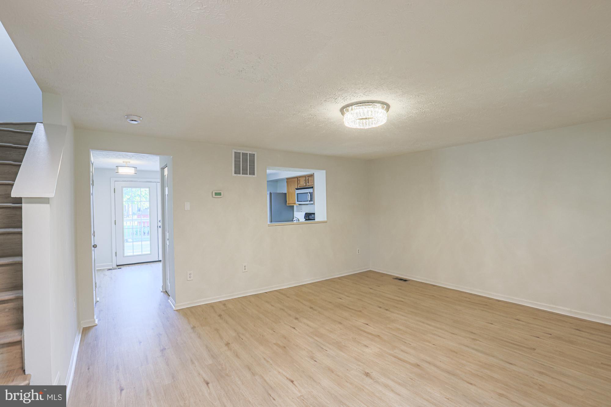 RIDGELYS CHOICE - Residential Lease