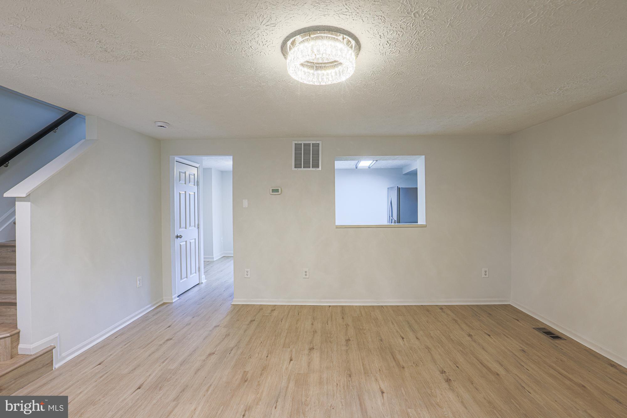 RIDGELYS CHOICE - Residential Lease