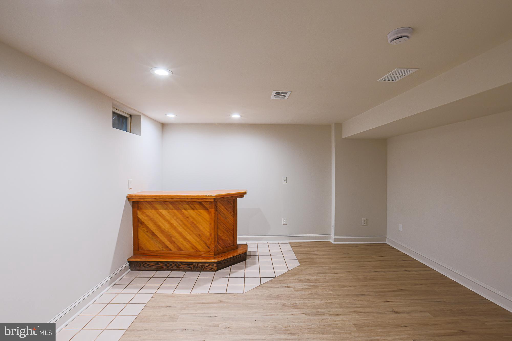 RIDGELYS CHOICE - Residential Lease