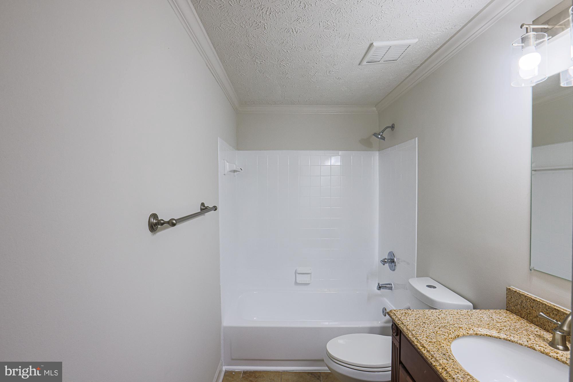 RIDGELYS CHOICE - Residential Lease