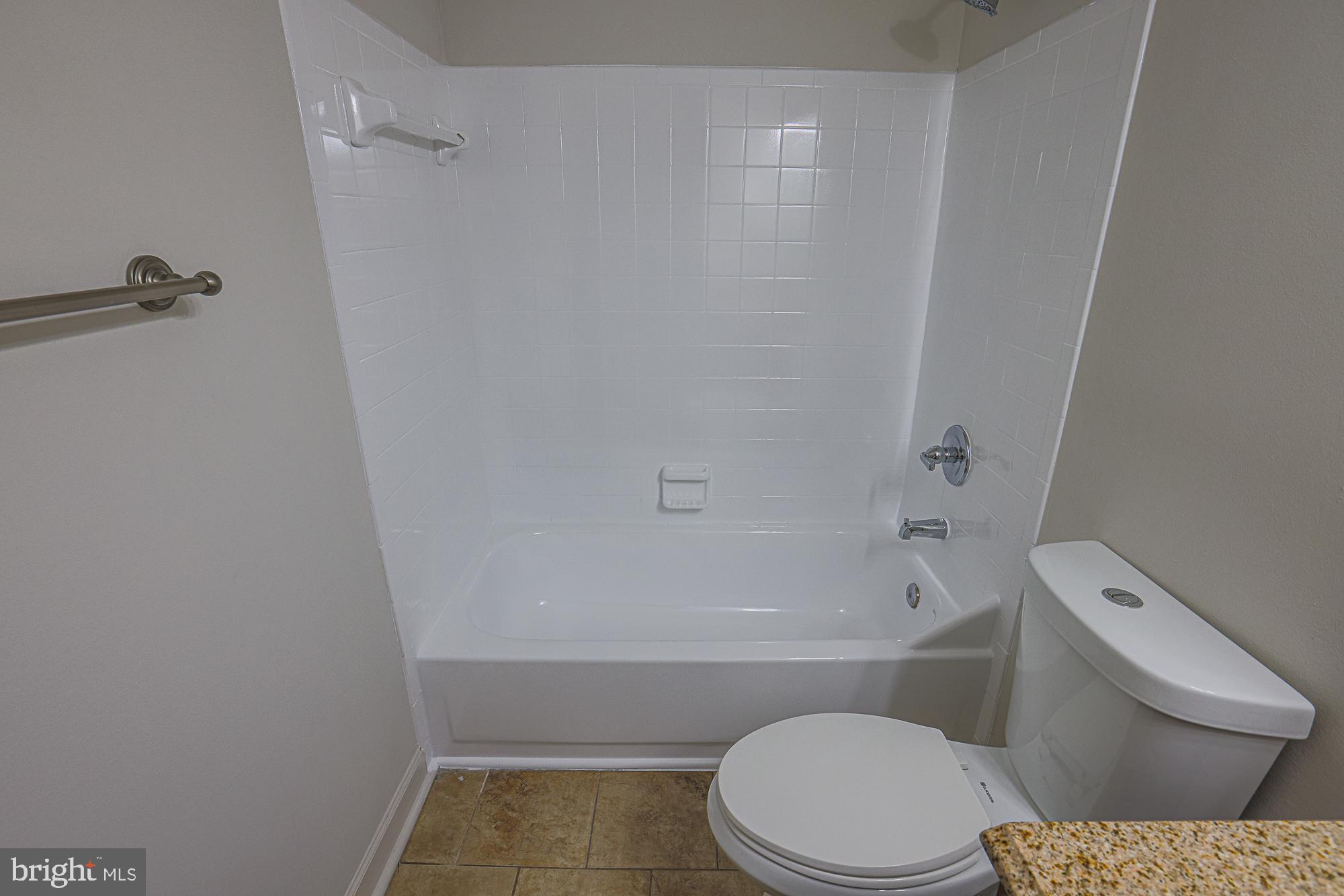 RIDGELYS CHOICE - Residential Lease