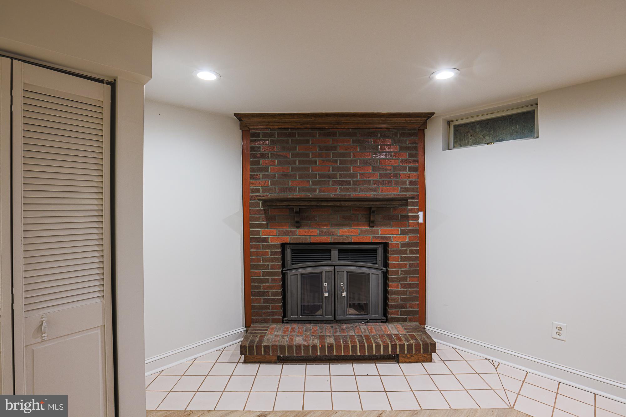 RIDGELYS CHOICE - Residential Lease