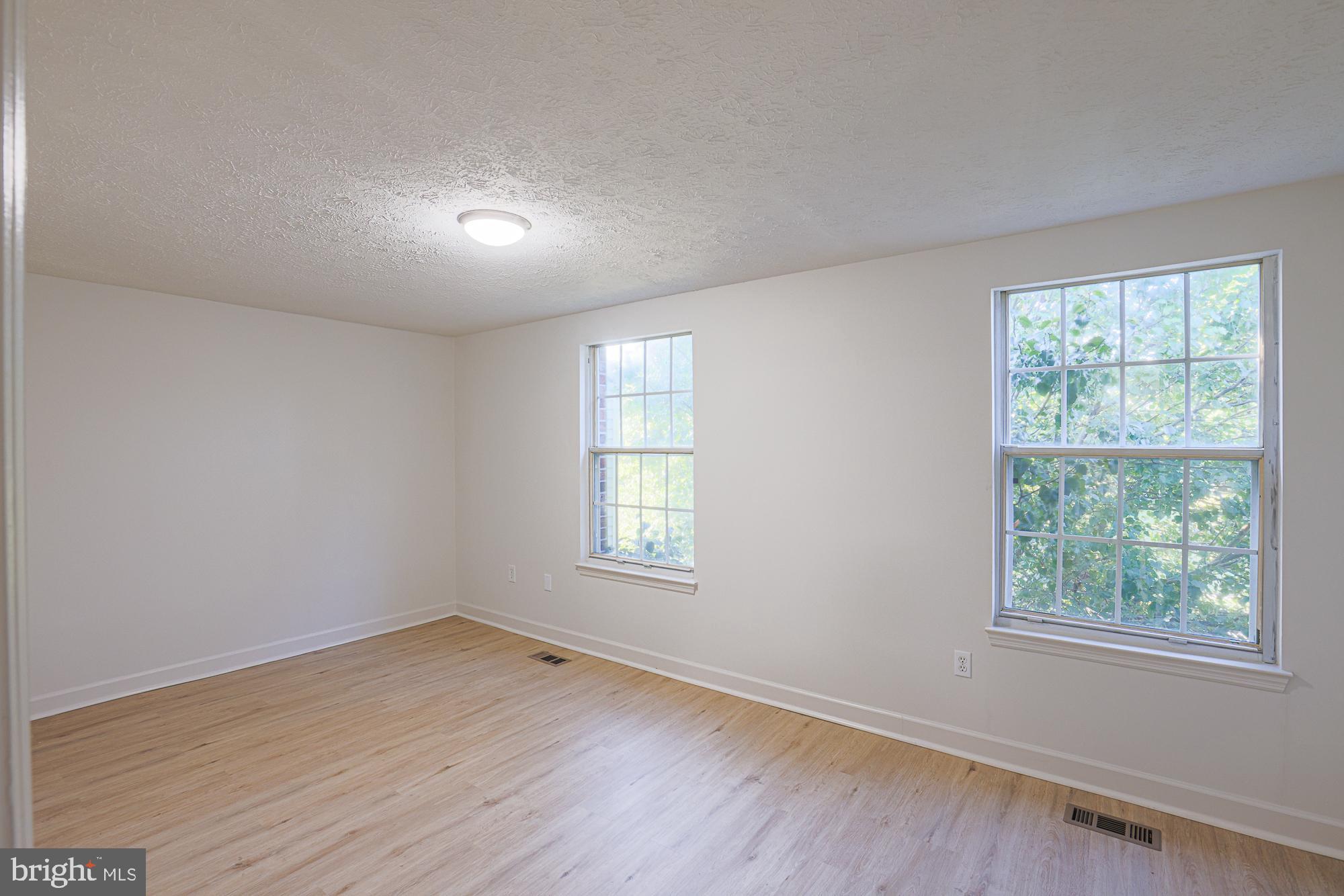 RIDGELYS CHOICE - Residential Lease