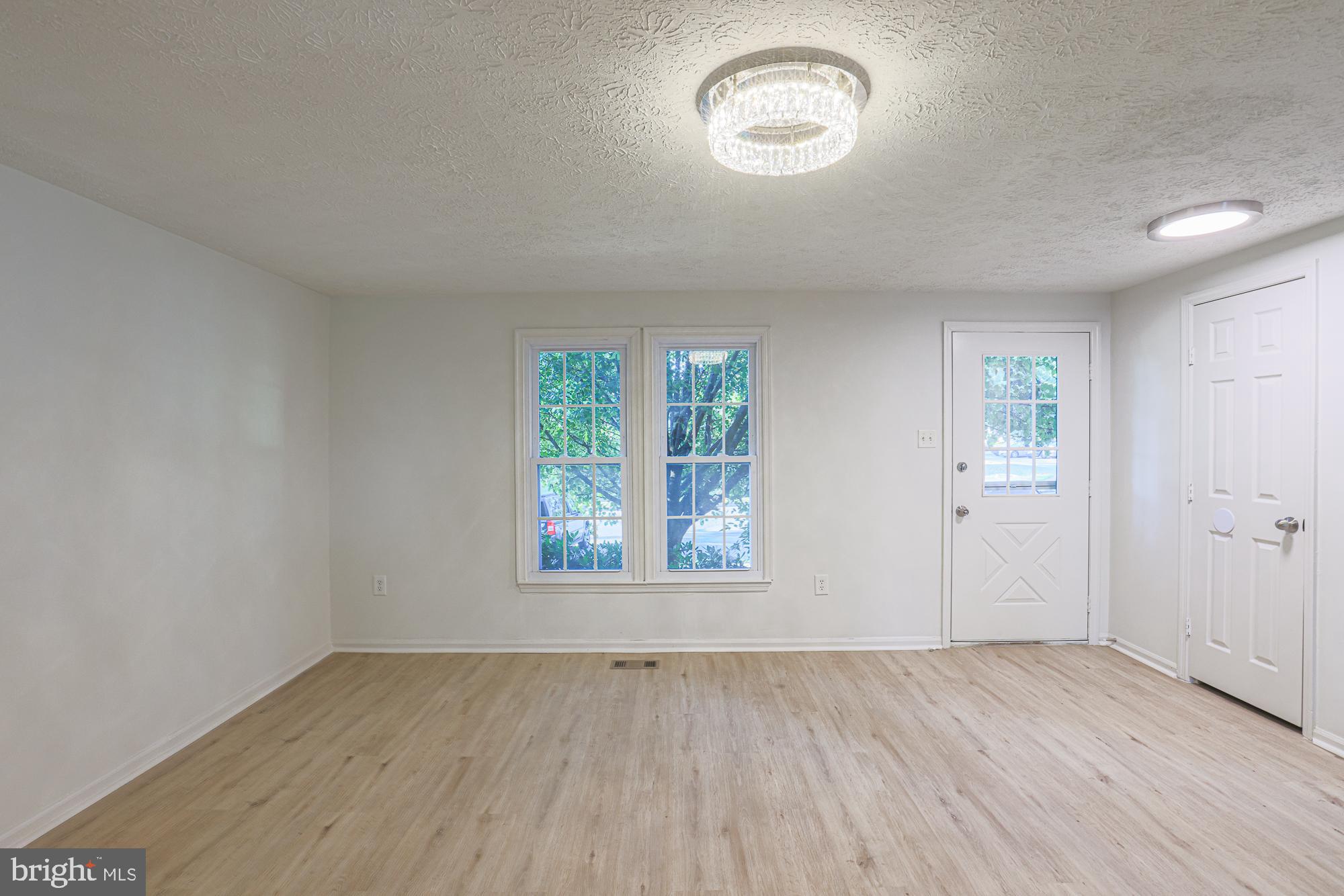 RIDGELYS CHOICE - Residential Lease