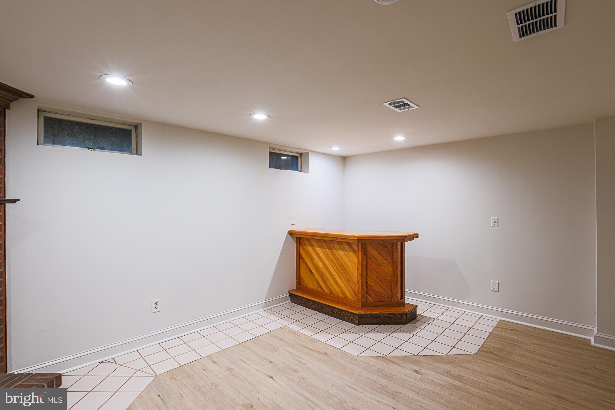 RIDGELYS CHOICE - Residential Lease