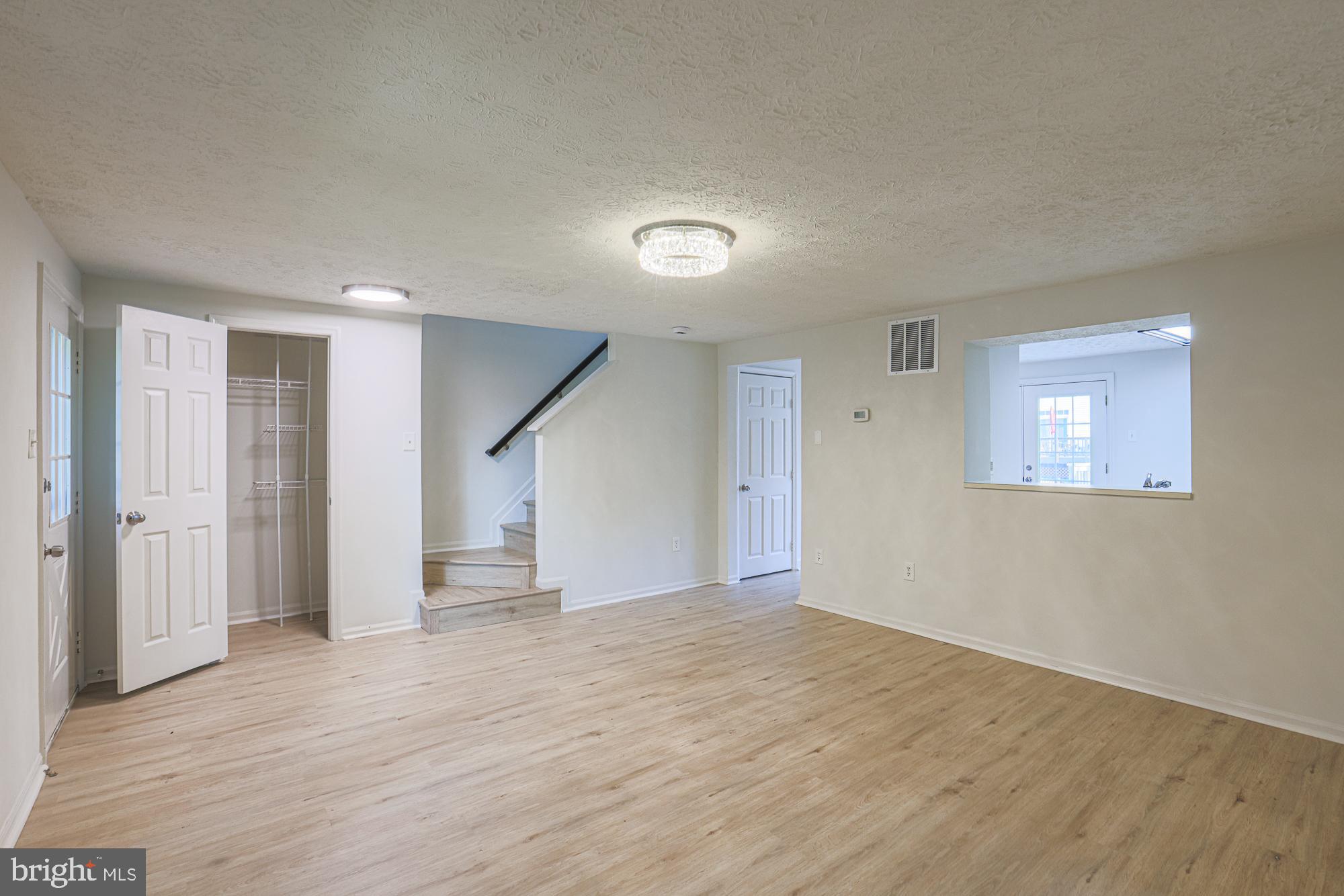 RIDGELYS CHOICE - Residential Lease