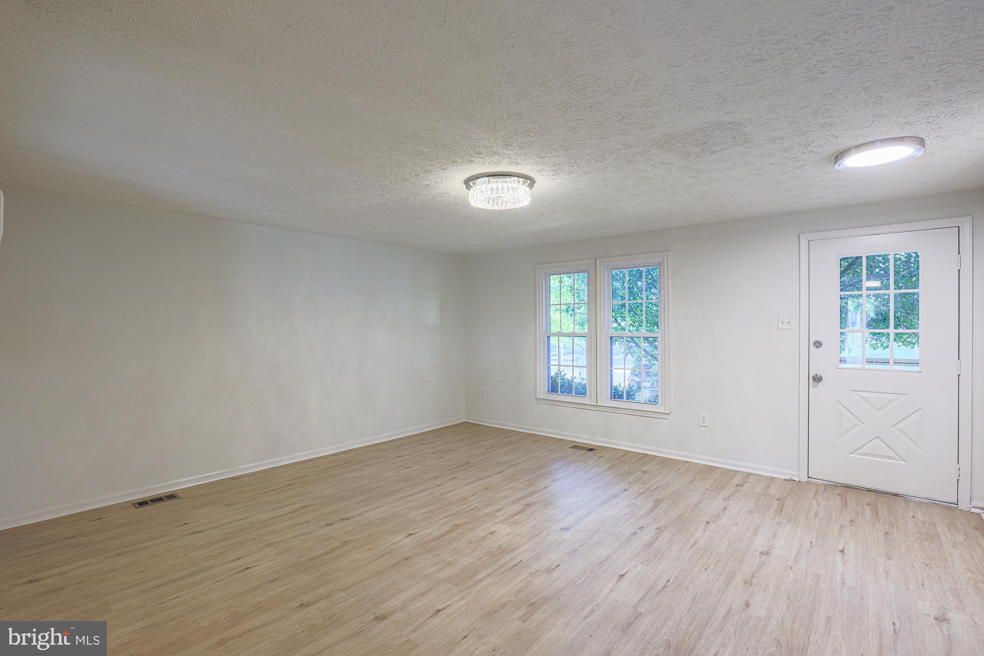 RIDGELYS CHOICE - Residential Lease