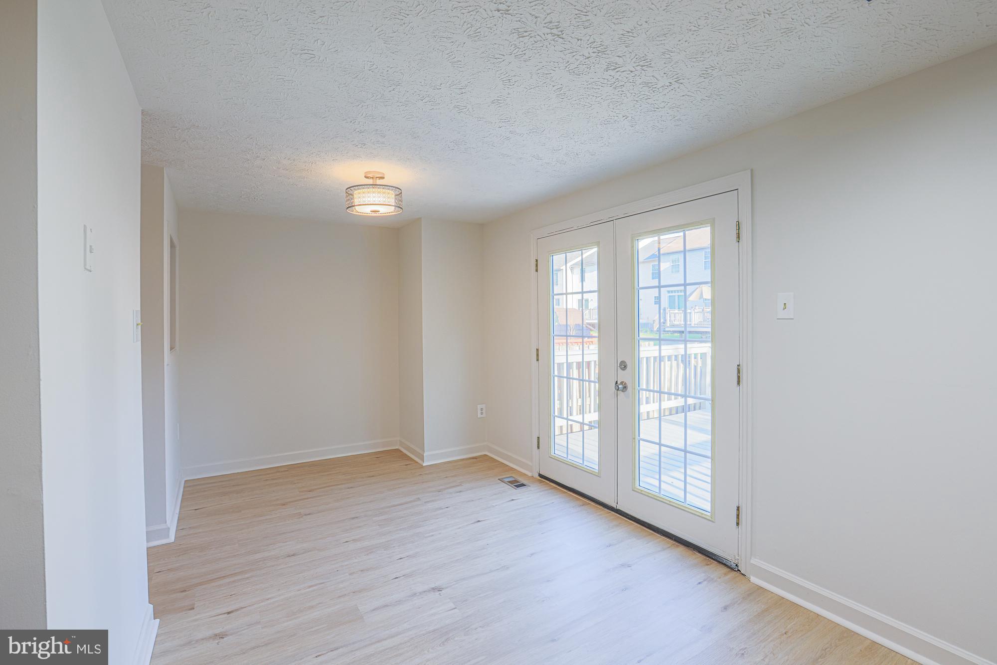 RIDGELYS CHOICE - Residential Lease