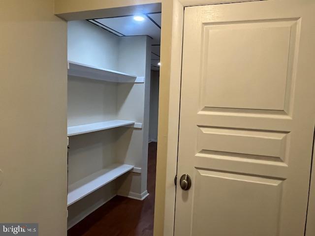 ELMWOOD PARK - Residential