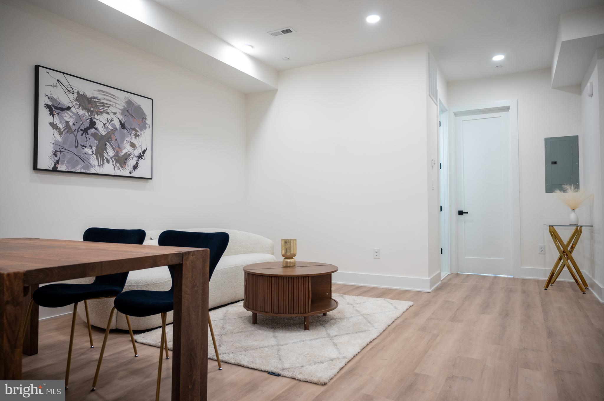 2105 M STREET NE 10