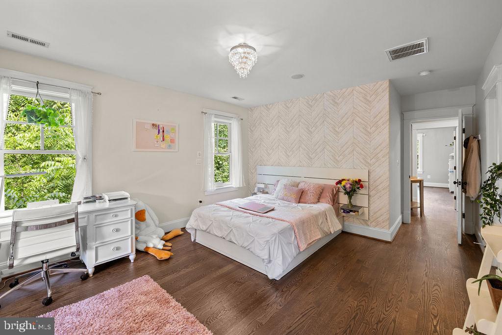 CHESTERBROOK - Residential