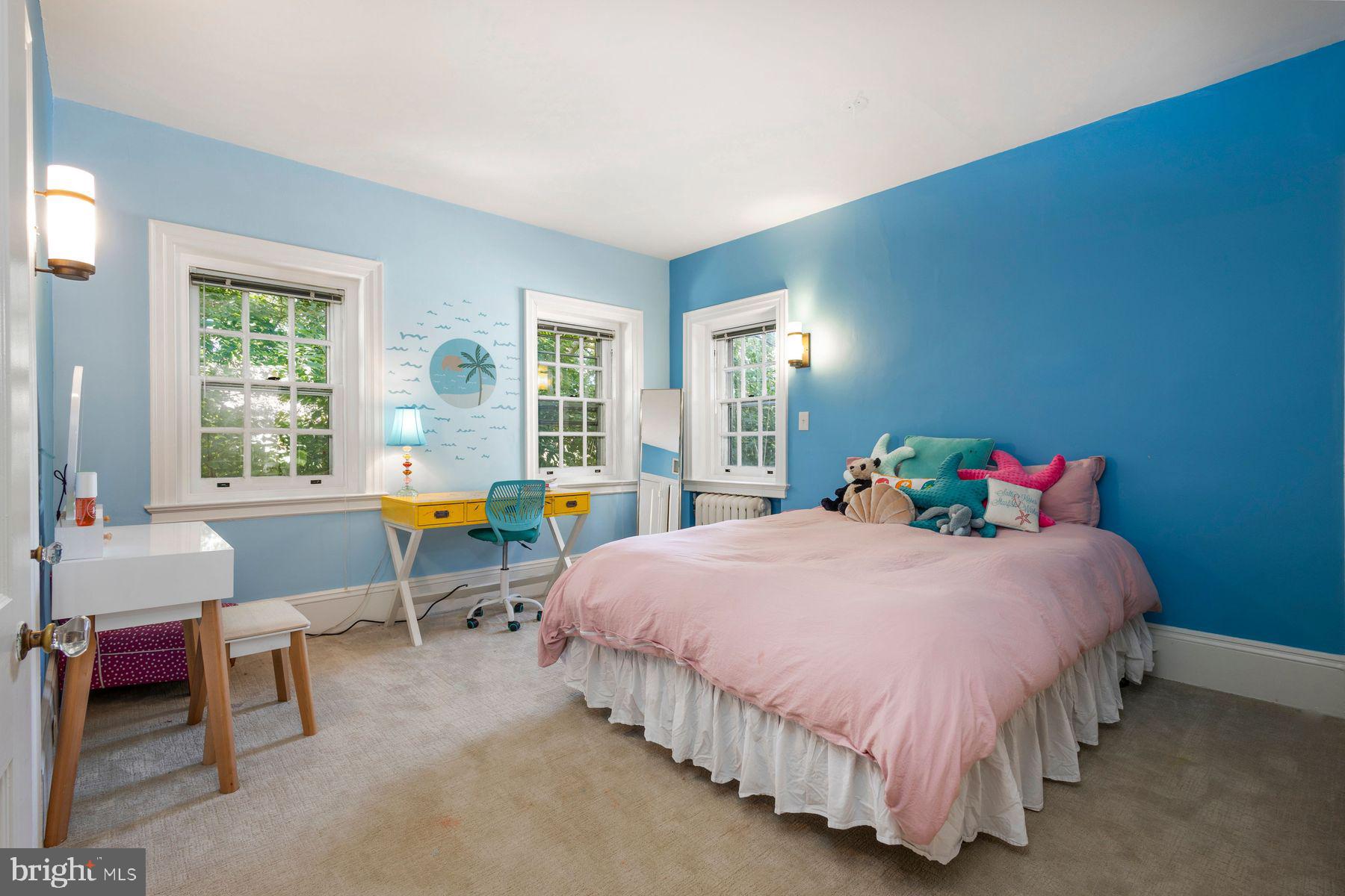 CHESTNUT HILL - Residential