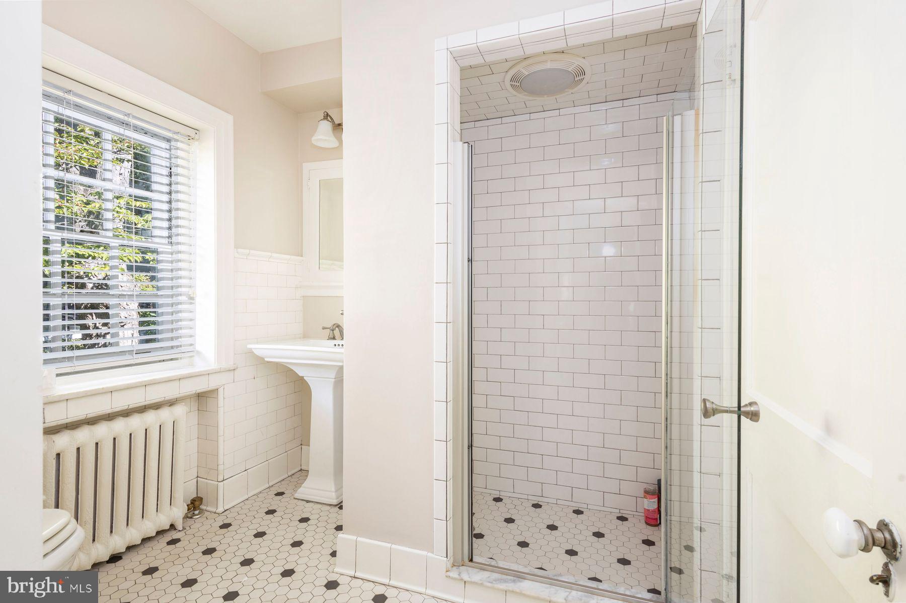 CHESTNUT HILL - Residential