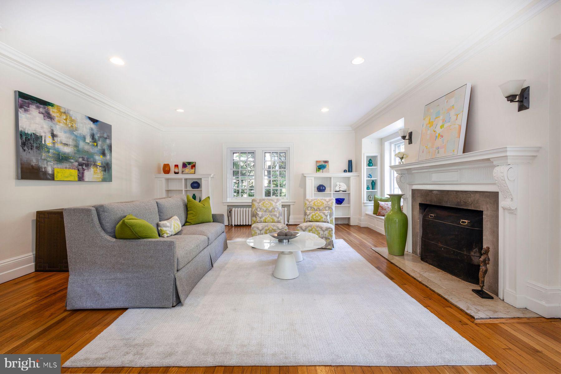 CHESTNUT HILL - Residential