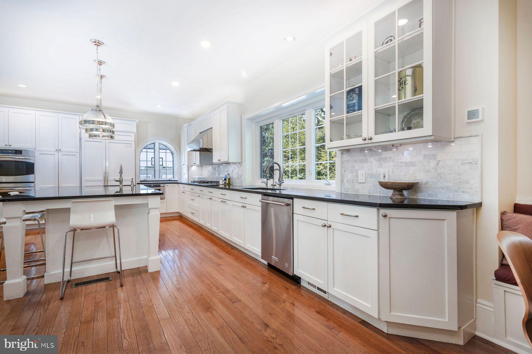 CHESTNUT HILL - Residential