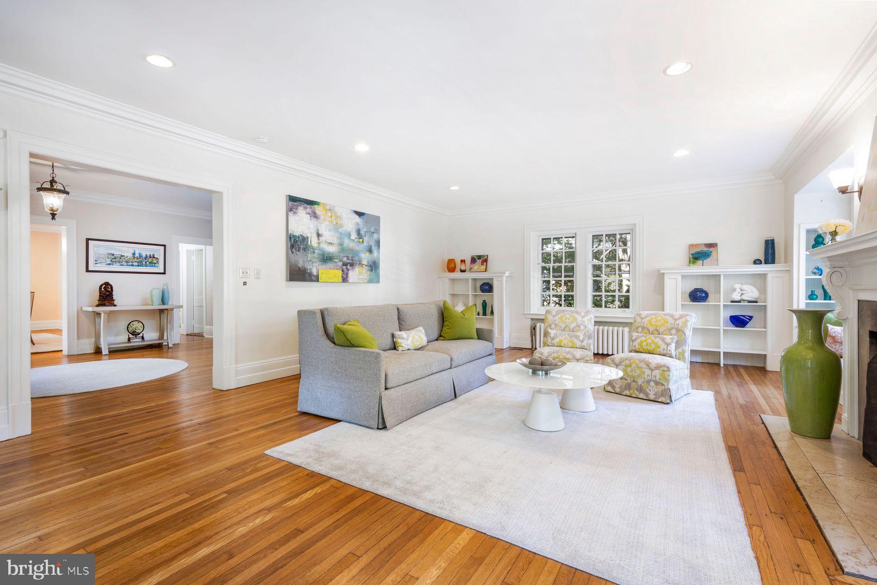 CHESTNUT HILL - Residential