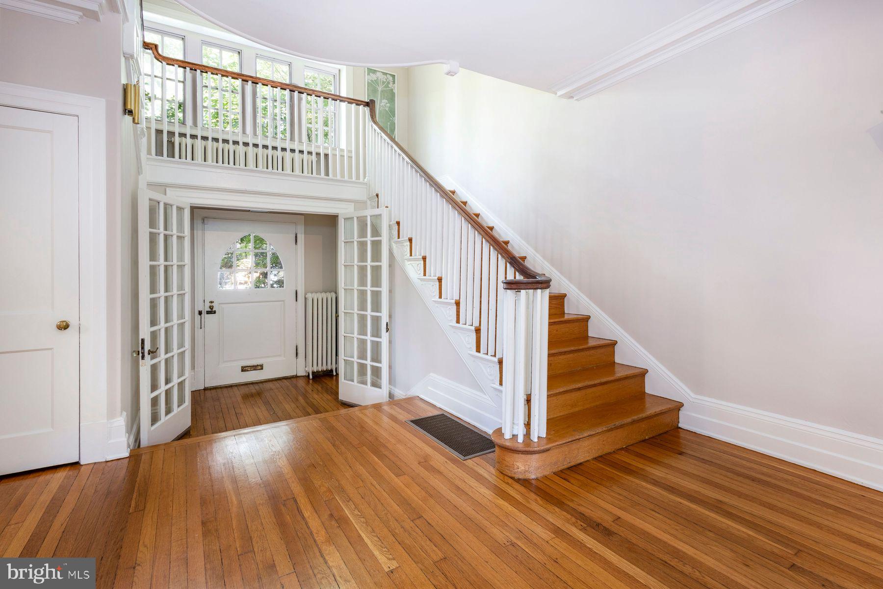 CHESTNUT HILL - Residential