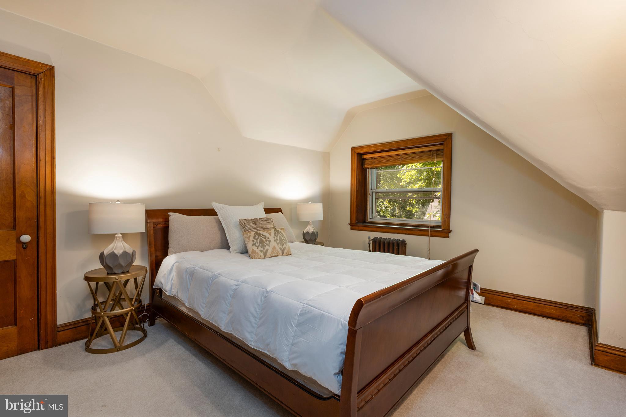 CHESTNUT HILL - Residential