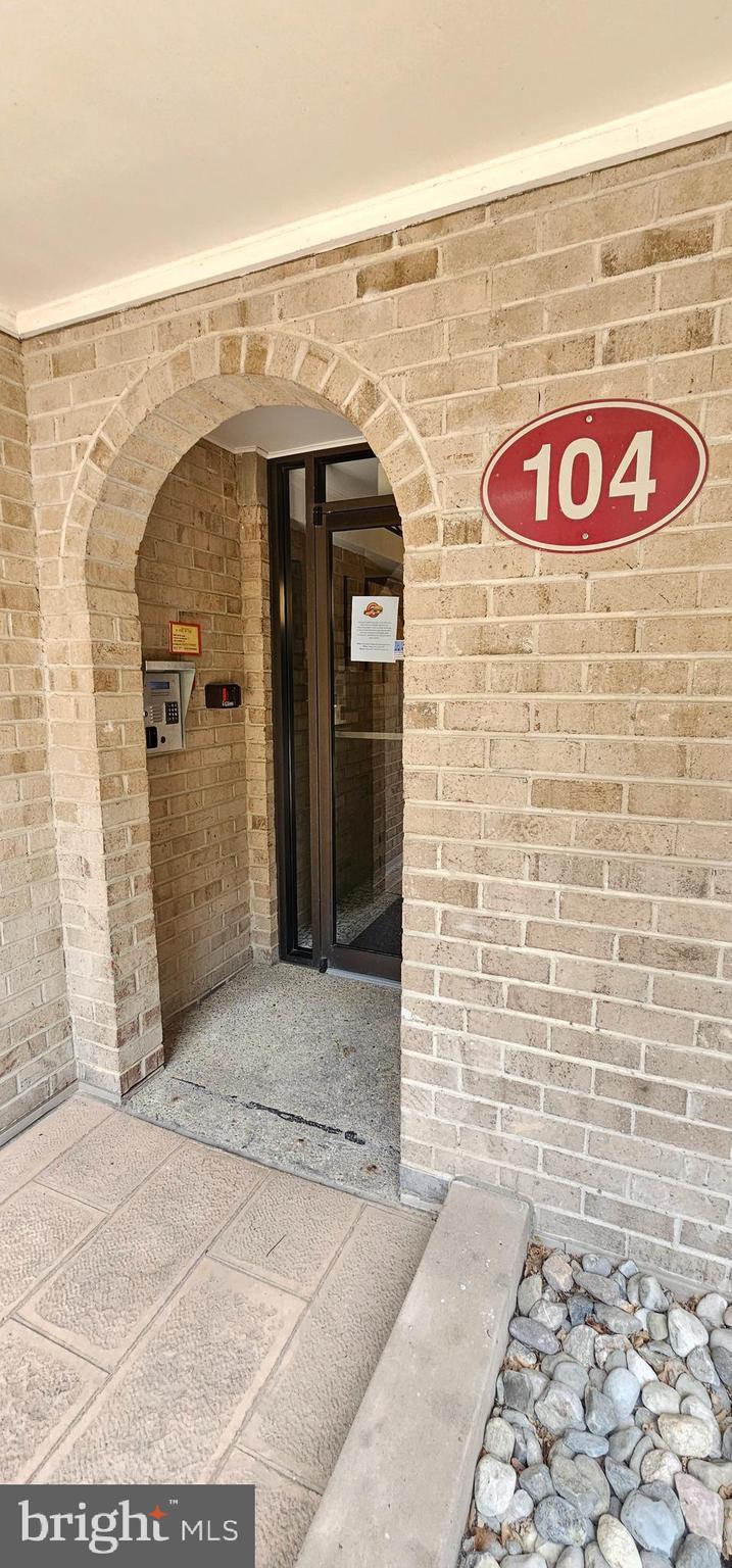 104 MONROE STREET 201