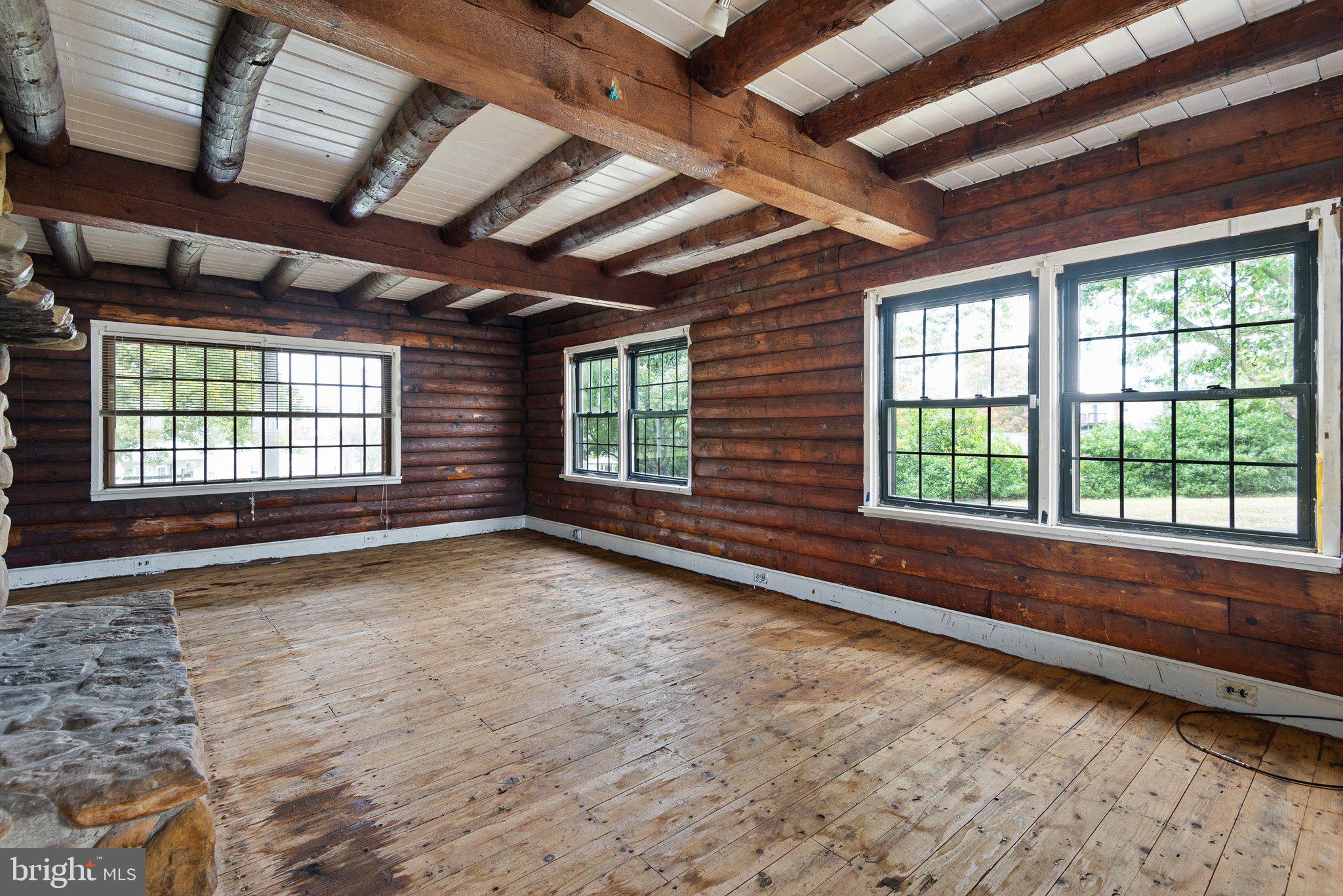 TREELANE TERR - Residential