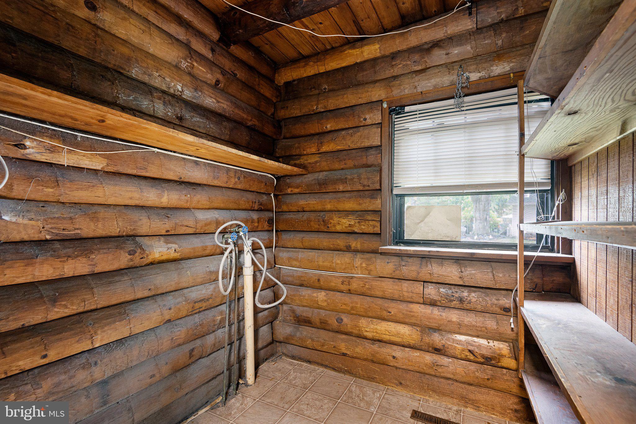 TREELANE TERR - Residential