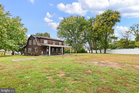 241 SMALLEYS DAM ROAD 1/2 NEWARK DE 19702