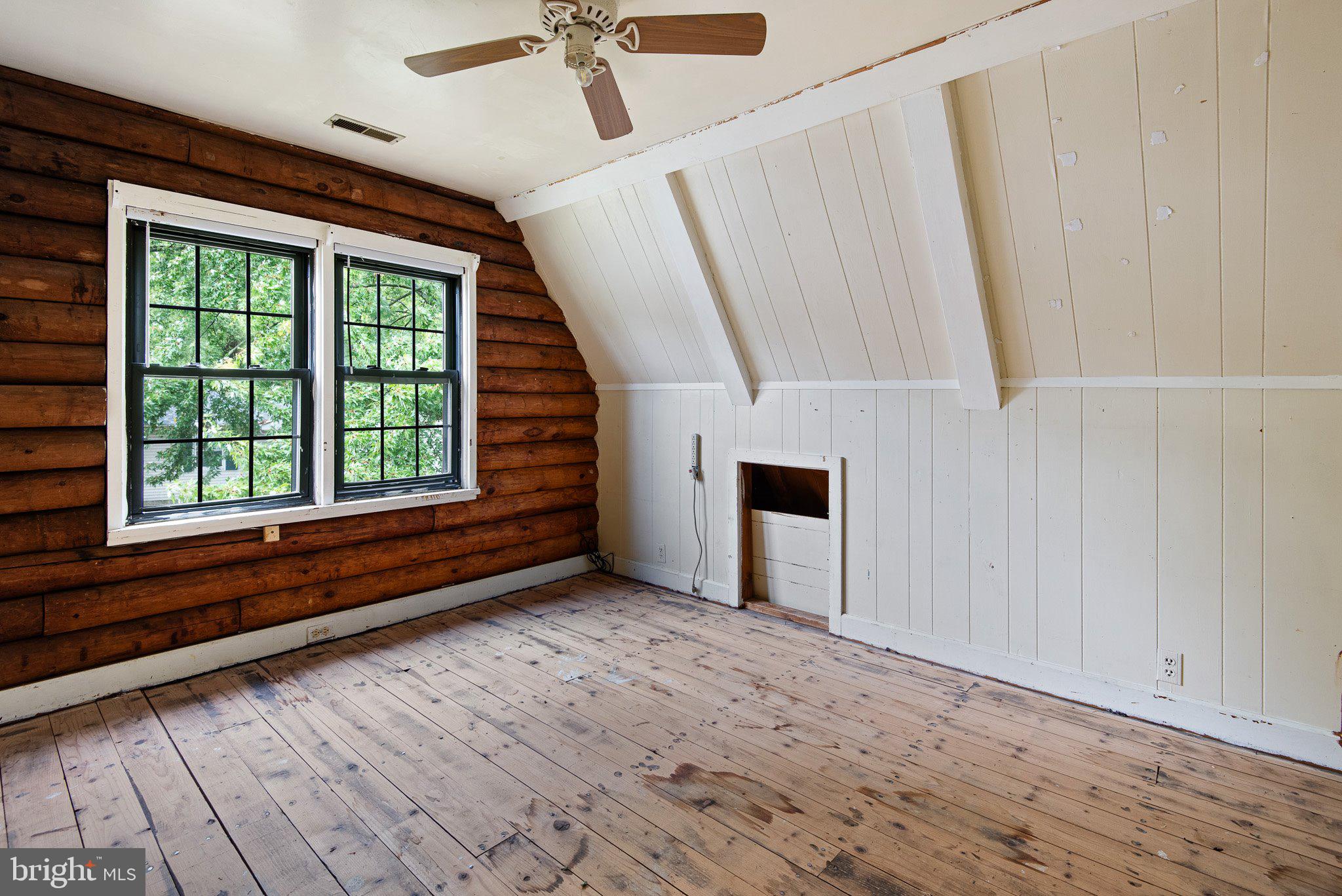 TREELANE TERR - Residential