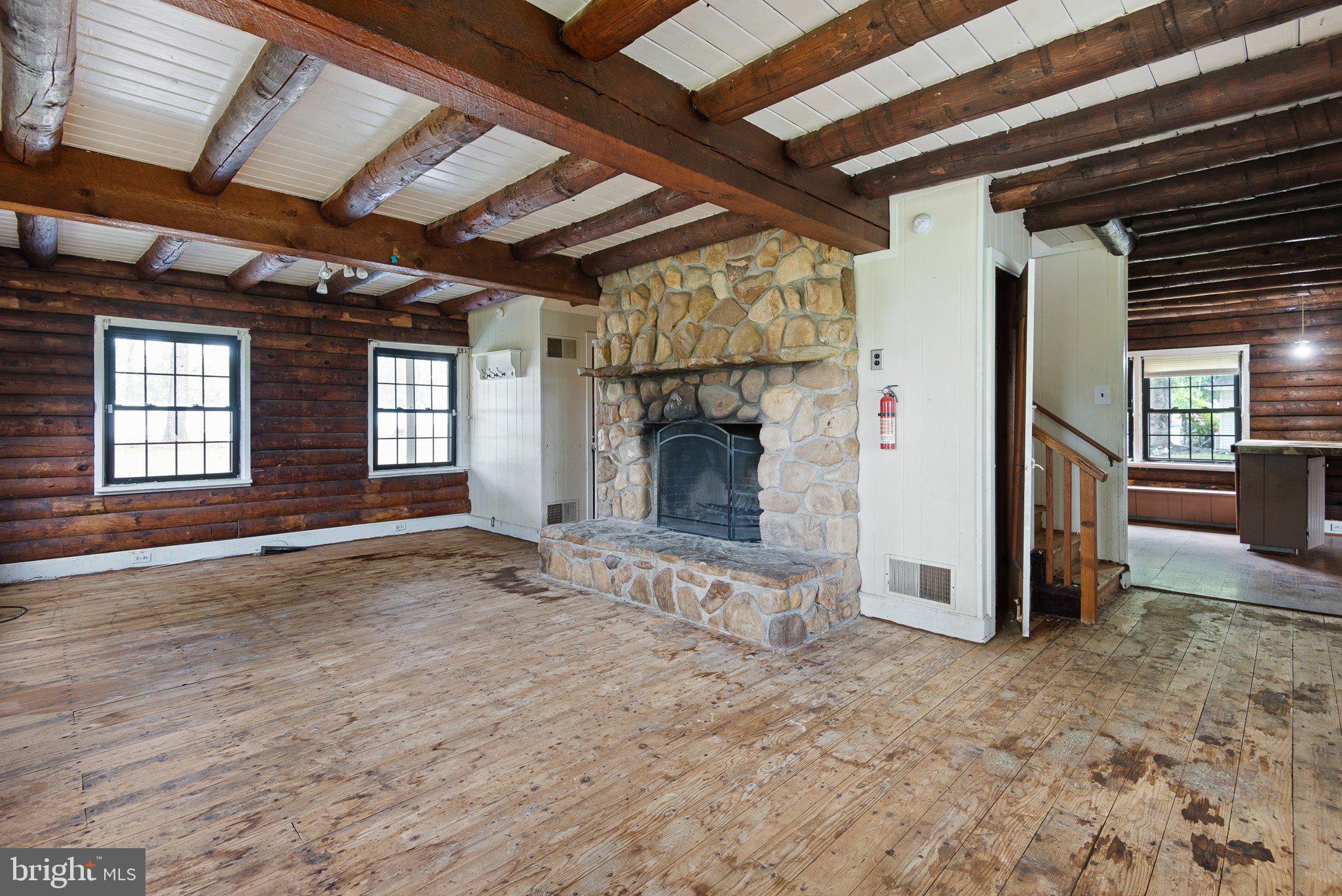 TREELANE TERR - Residential