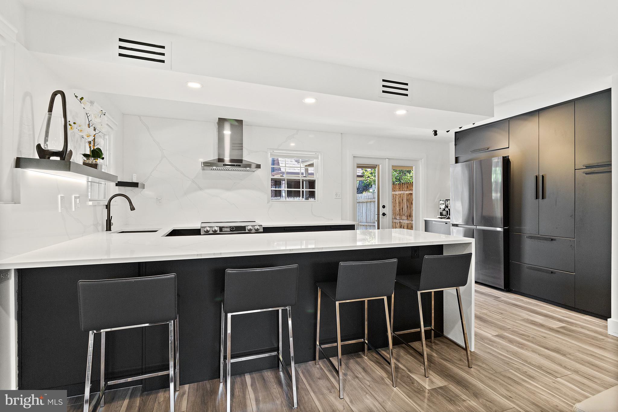 WINTER HILL - Residential