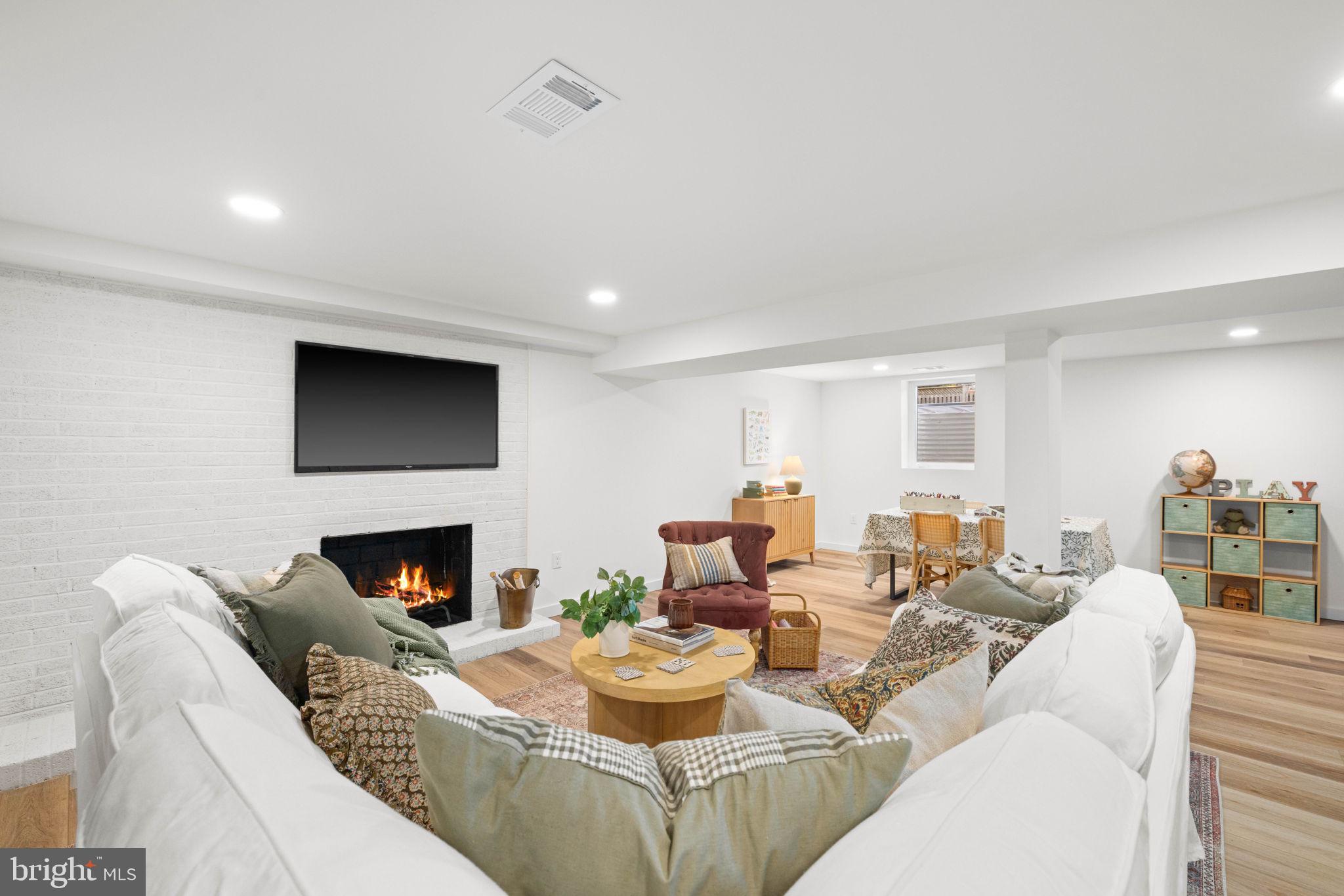 STRATFORD LANDING - Residential