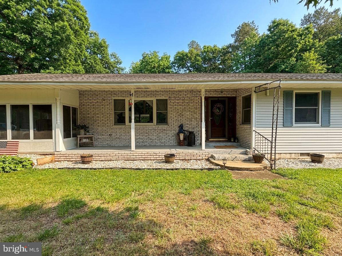 611 E POLARIS LANE