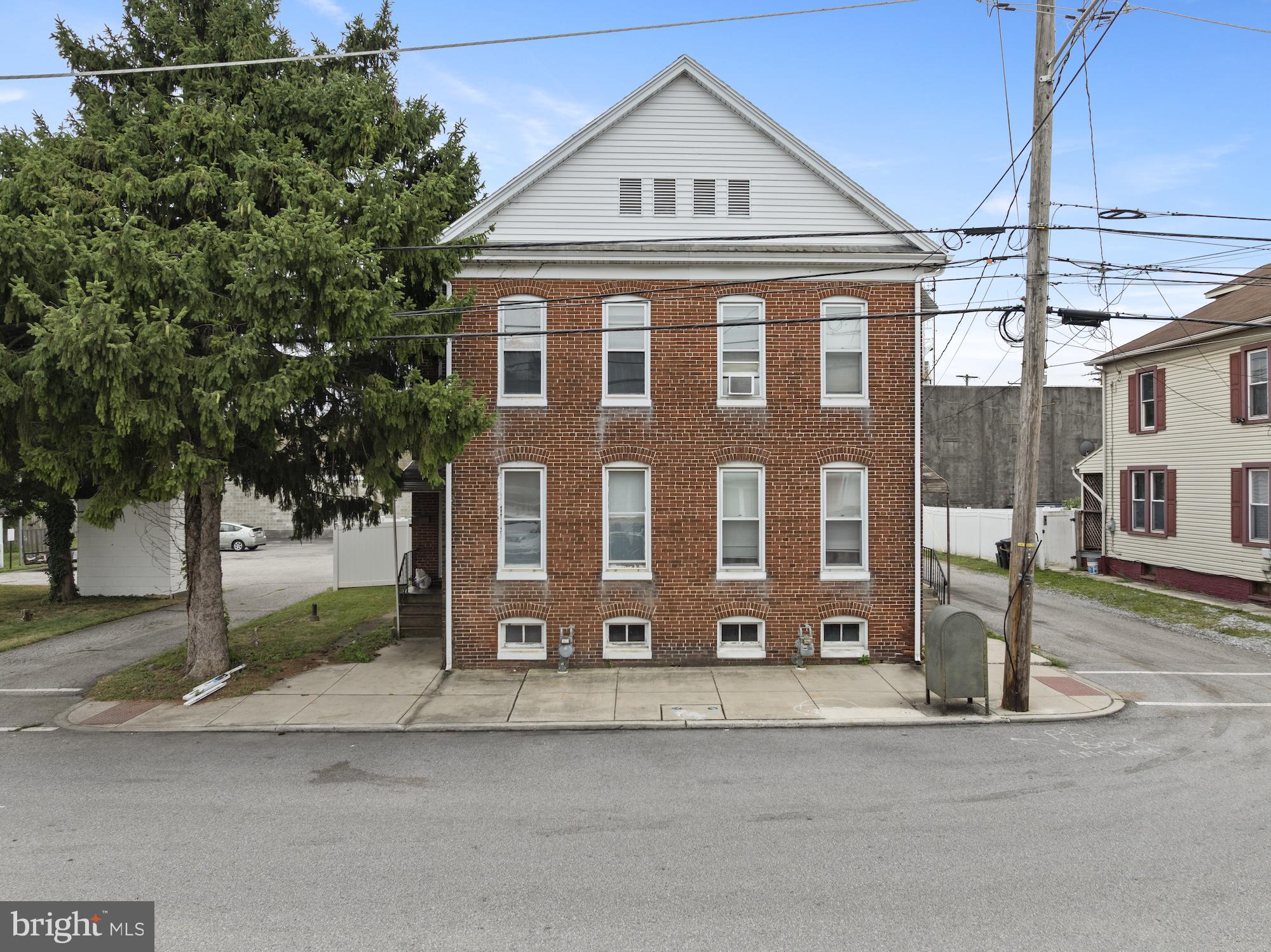 Looking for convenient location and a chance to gain quick equity?!
This 3 bedroom 1.5 bath home has big space and big potential. With it's location close to downtown Hanover and the local hospital it has a surprisingly amount of yard but at a low cost in the maintenance department. Check out the second story balcony, built in bookcases, and major storage. Come check it out!