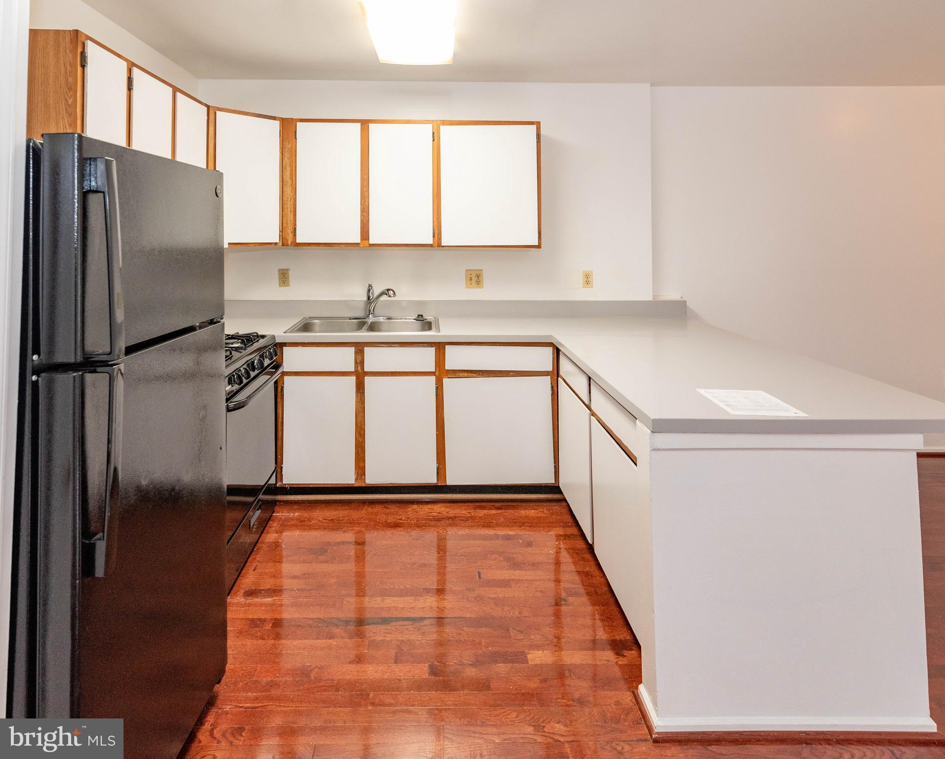 JOHNSTON SQUARE - Residential