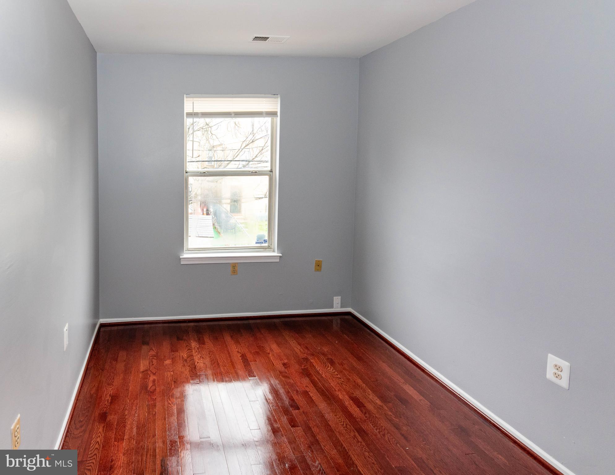 JOHNSTON SQUARE - Residential