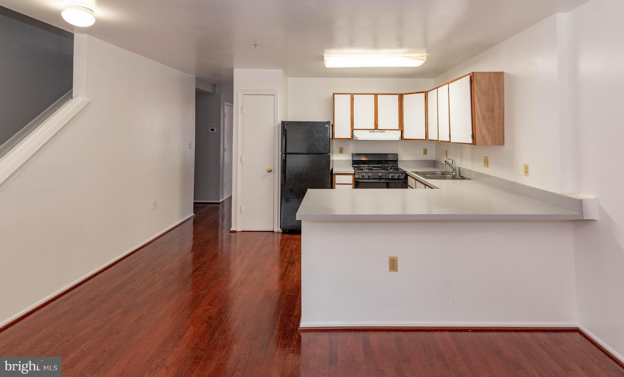 JOHNSTON SQUARE - Residential