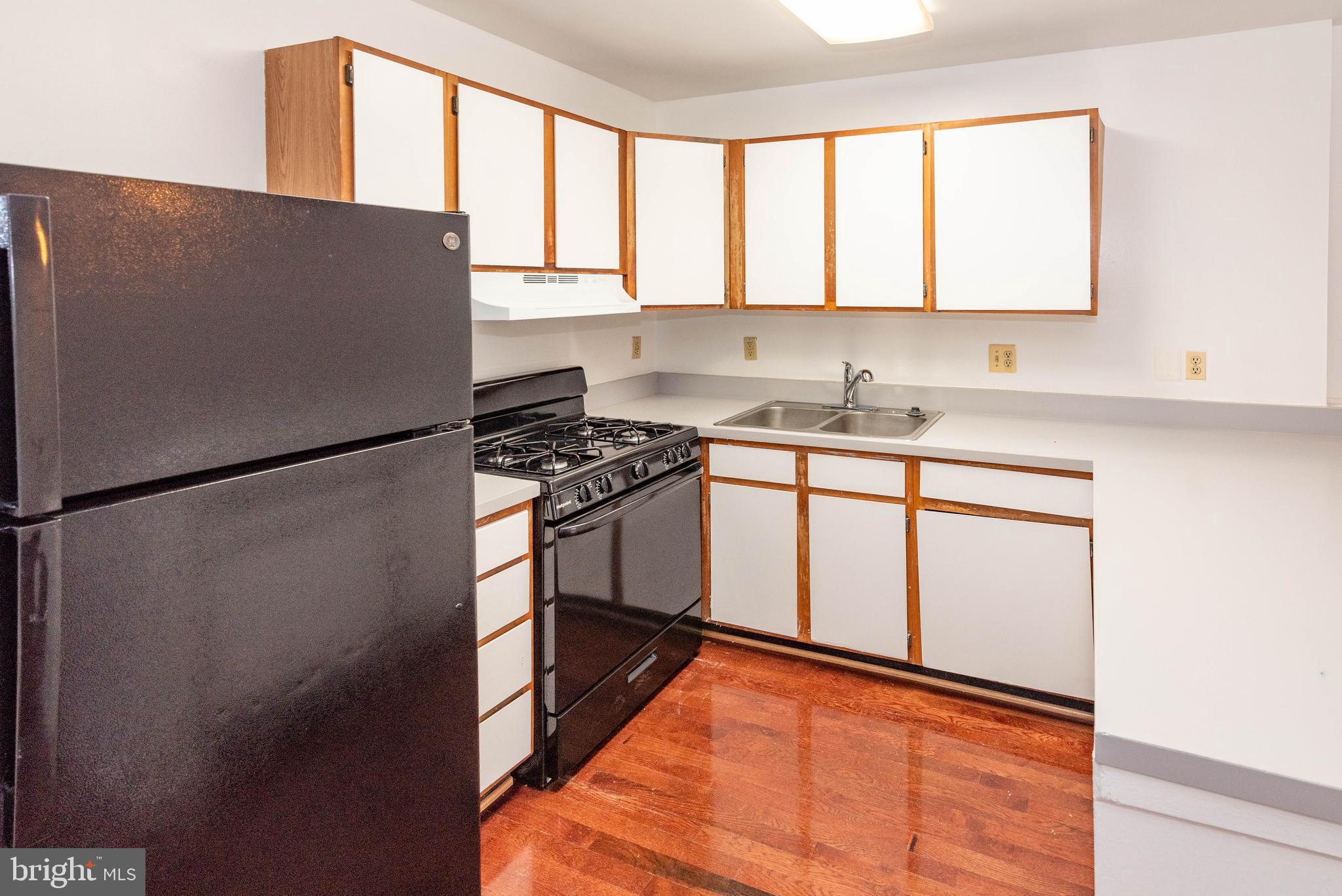 JOHNSTON SQUARE - Residential