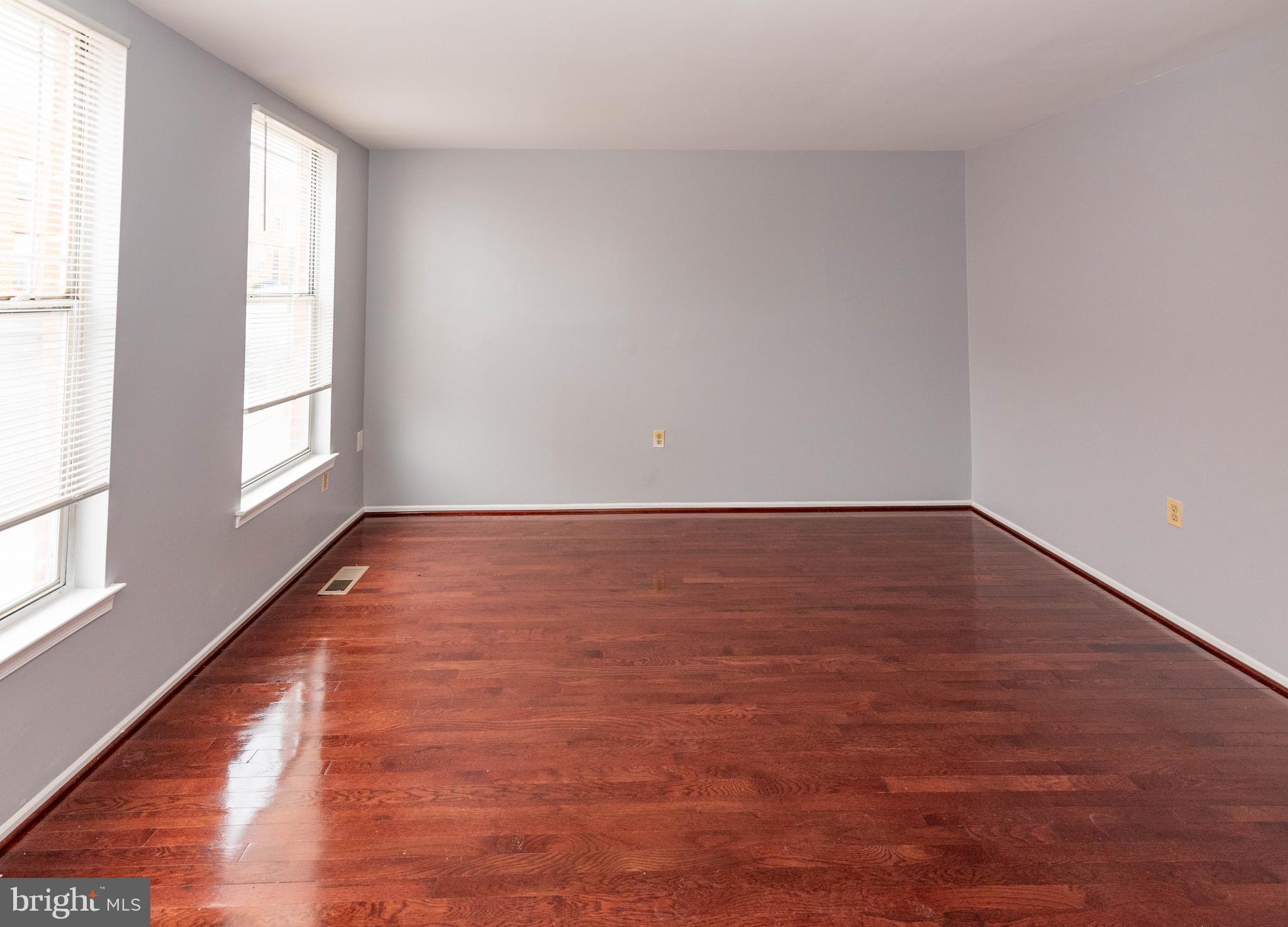 JOHNSTON SQUARE - Residential