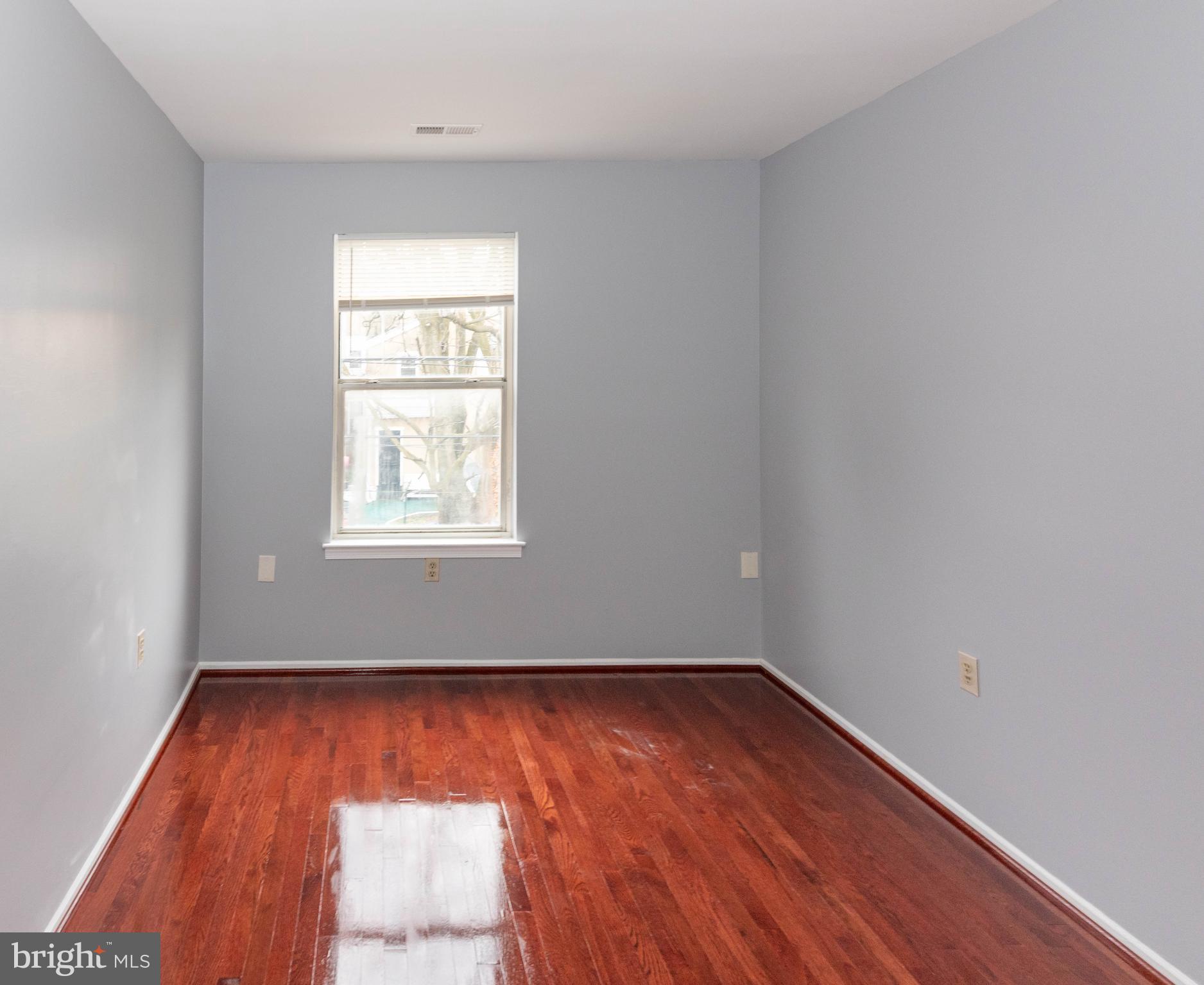 JOHNSTON SQUARE - Residential