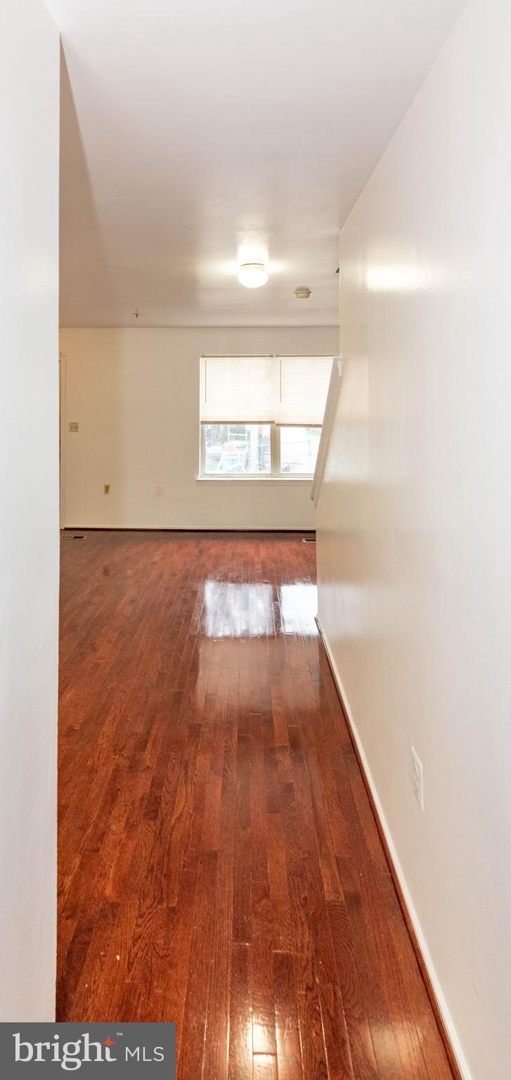 JOHNSTON SQUARE - Residential