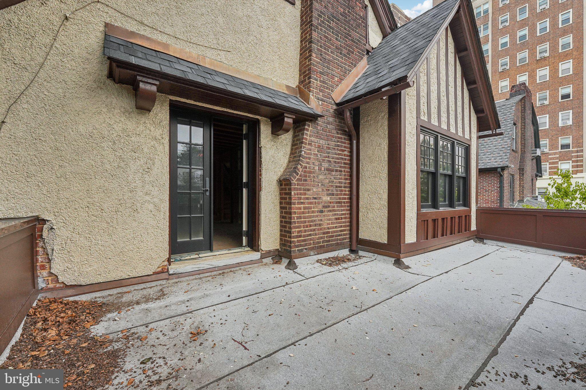 UNIVERSITY CITY - Residential