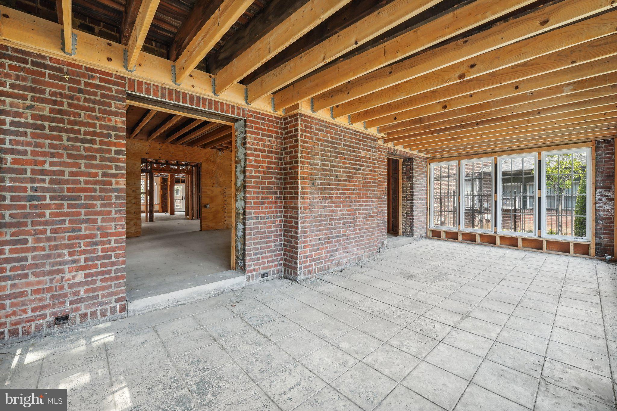 UNIVERSITY CITY - Residential