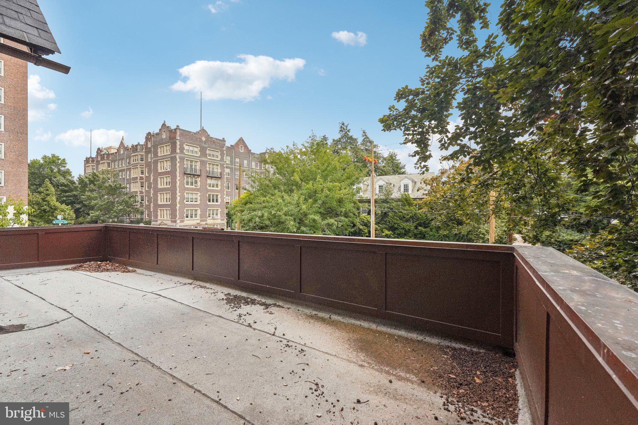 UNIVERSITY CITY - Residential