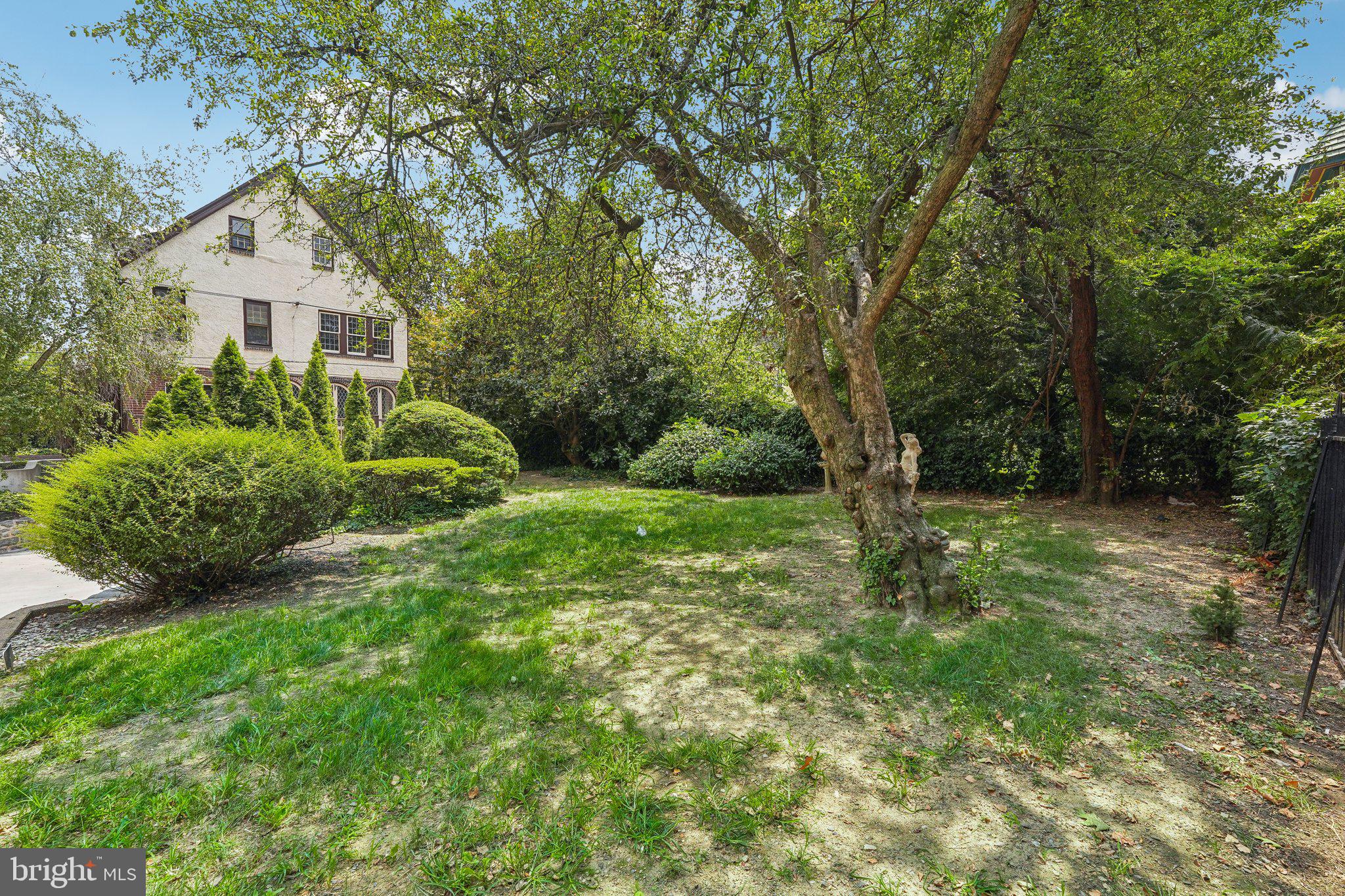 UNIVERSITY CITY - Residential