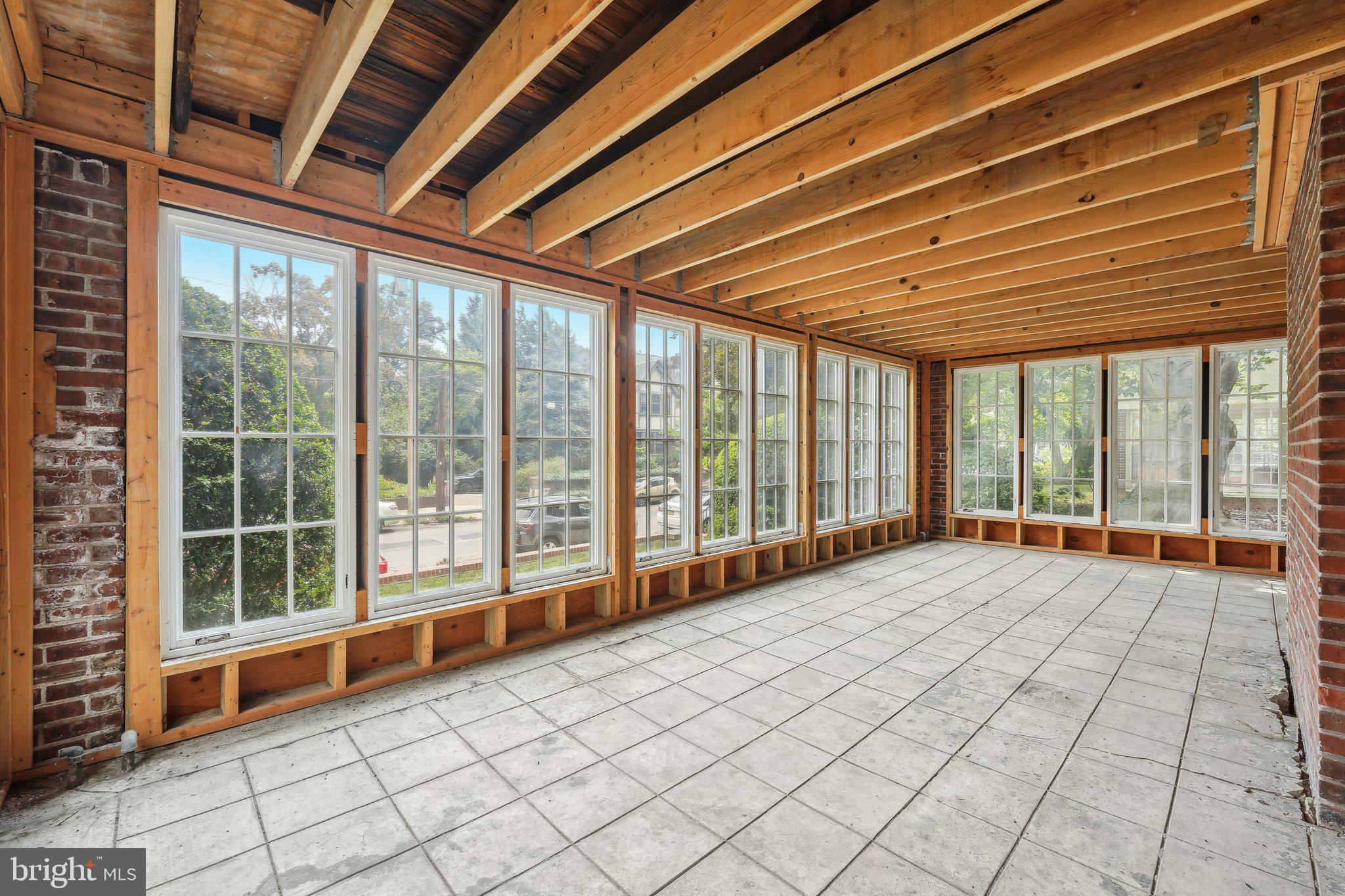 UNIVERSITY CITY - Residential