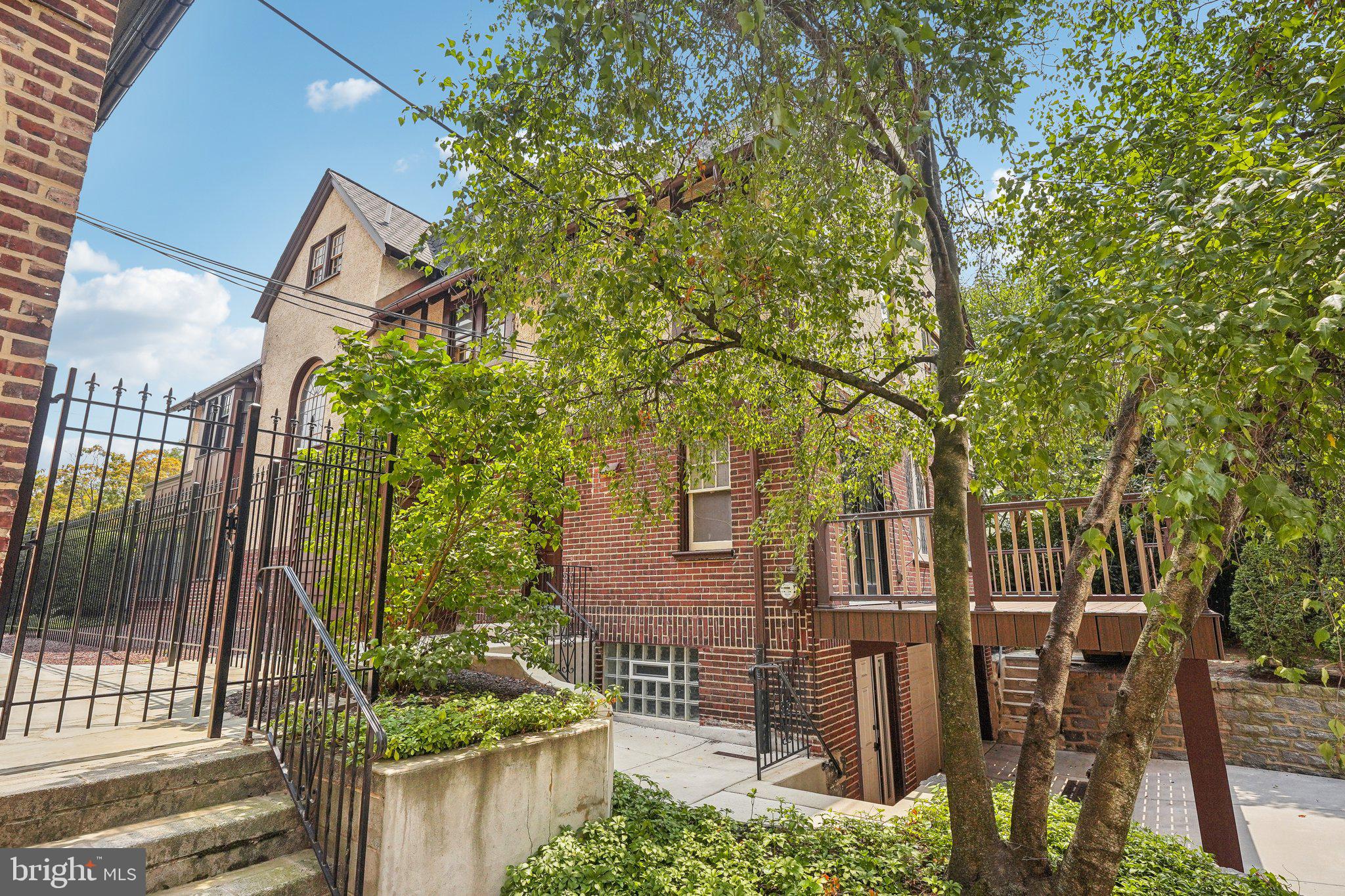 UNIVERSITY CITY - Residential