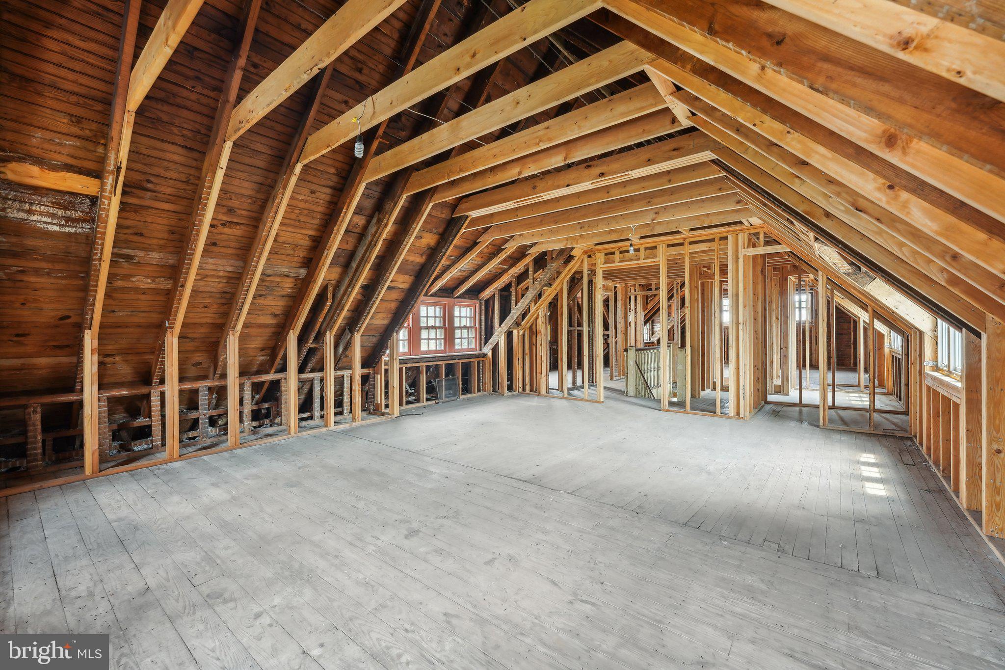 UNIVERSITY CITY - Residential